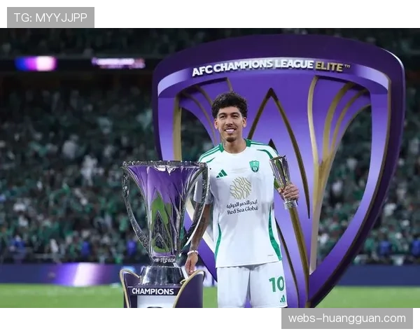 维尔茨转会传闻再起,拜仁、曼城与皇马球探现身拜耳竞技场